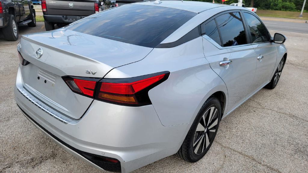 2021 Nissan Altima Image 5