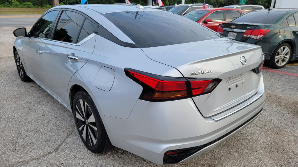 2021 Nissan Altima Image 6
