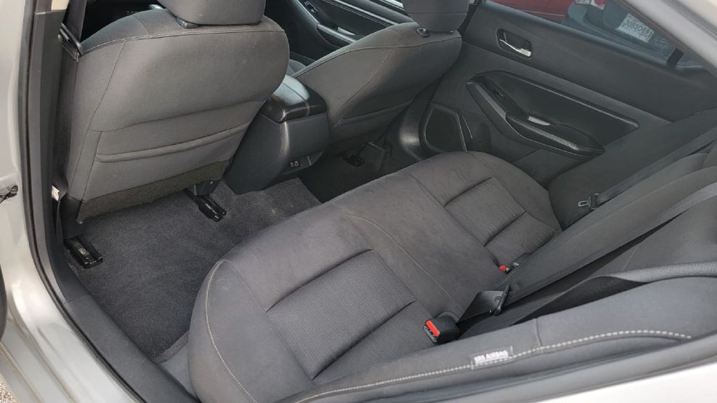 2021 Nissan Altima Image 13