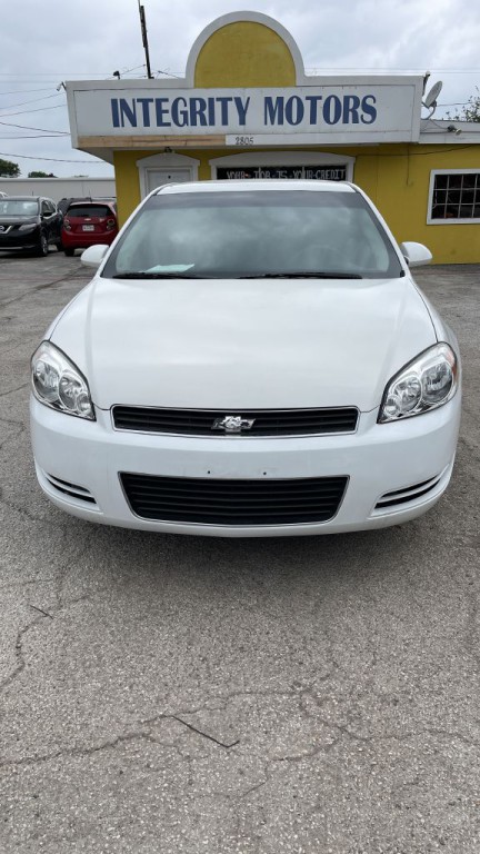 2011 Chevrolet Impala Image 1