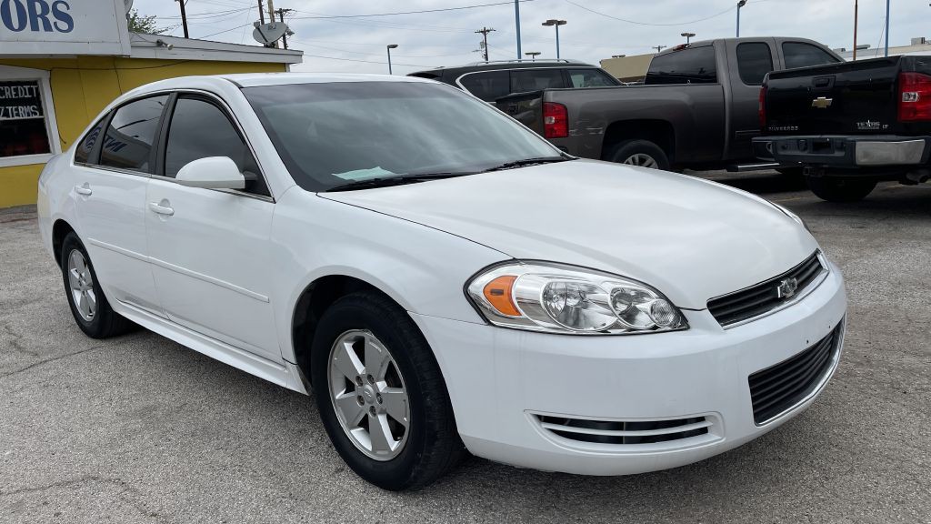 2011 Chevrolet Impala Image 2