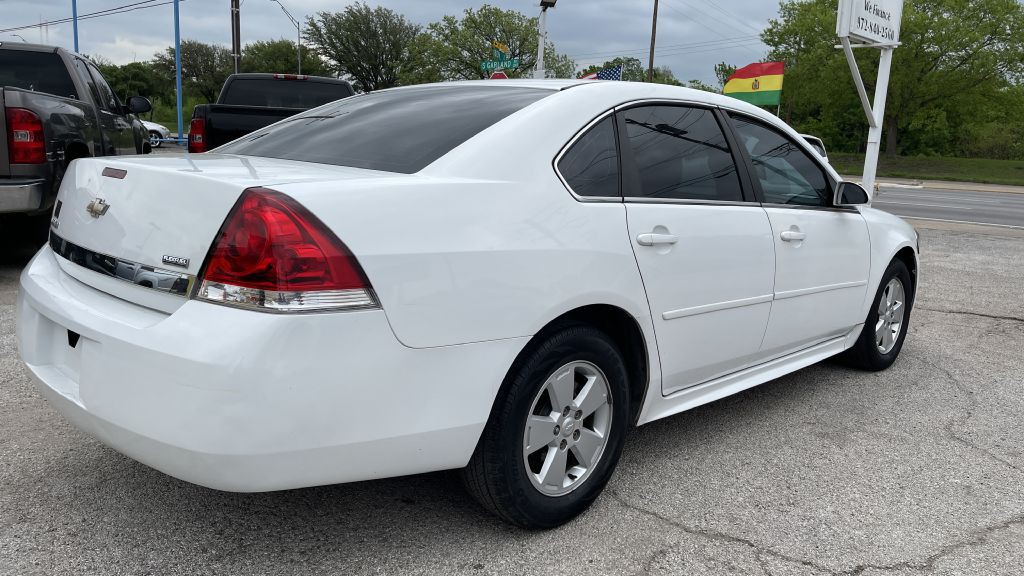 2011 Chevrolet Impala Image 4