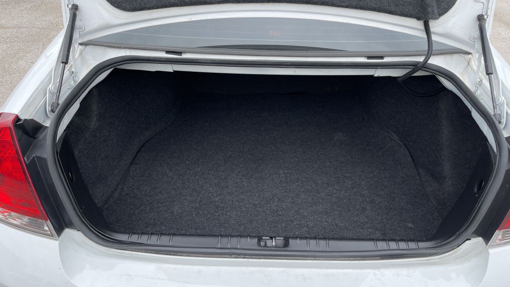 2011 Chevrolet Impala Image 12