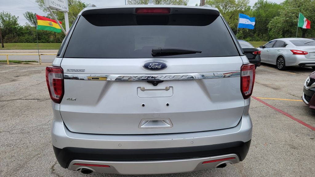 2017 Ford Explorer Image 5