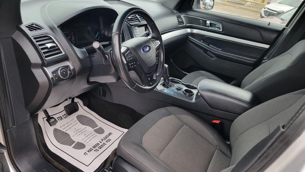 2017 Ford Explorer Image 10