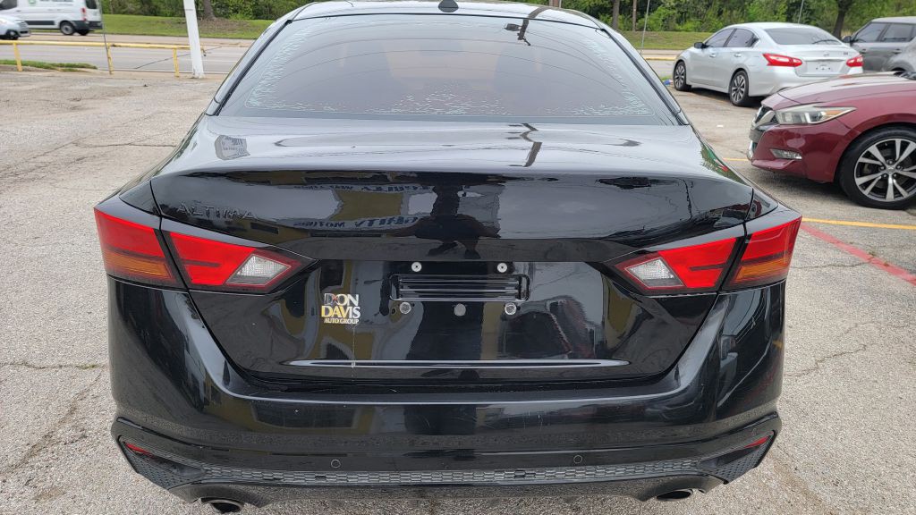 2019 Nissan Altima Image 4