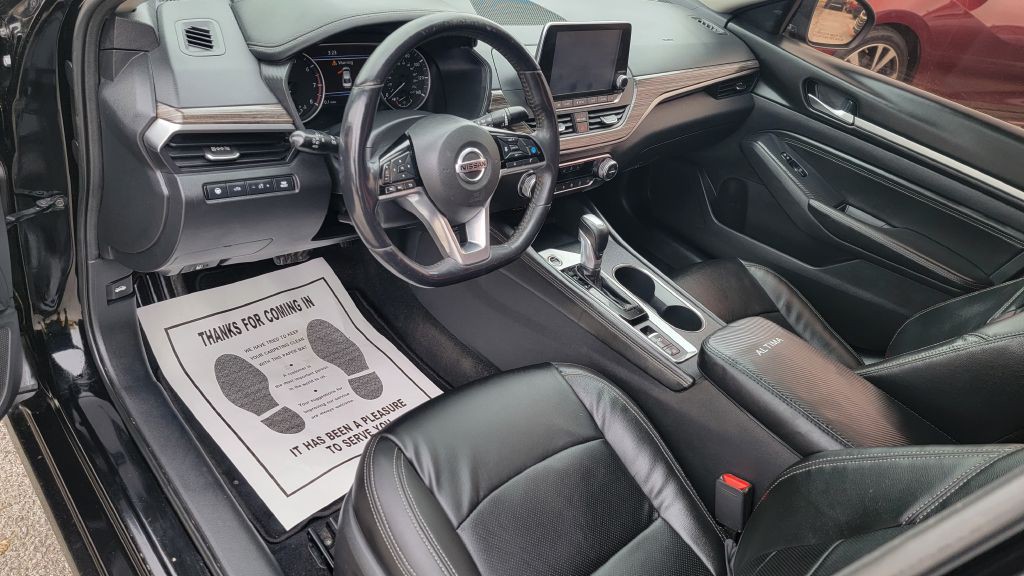 2019 Nissan Altima Image 9