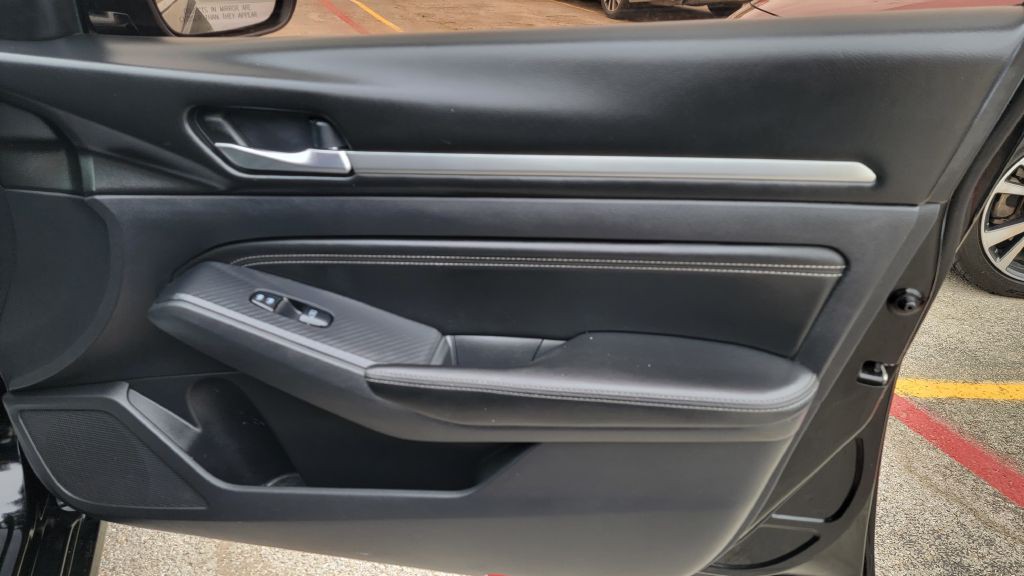 2019 Nissan Altima Image 12