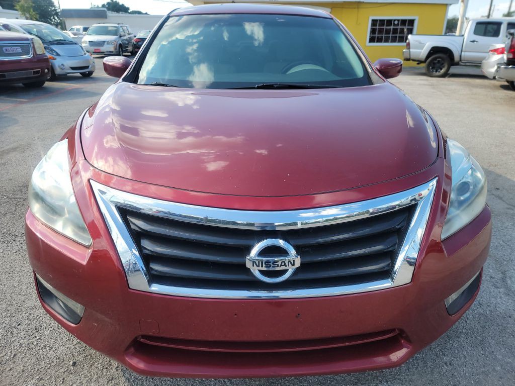 2013 Nissan Altima Image 1