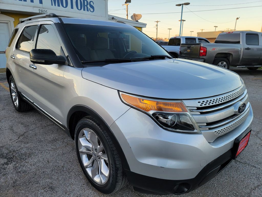 2011 Ford Explorer Image 2