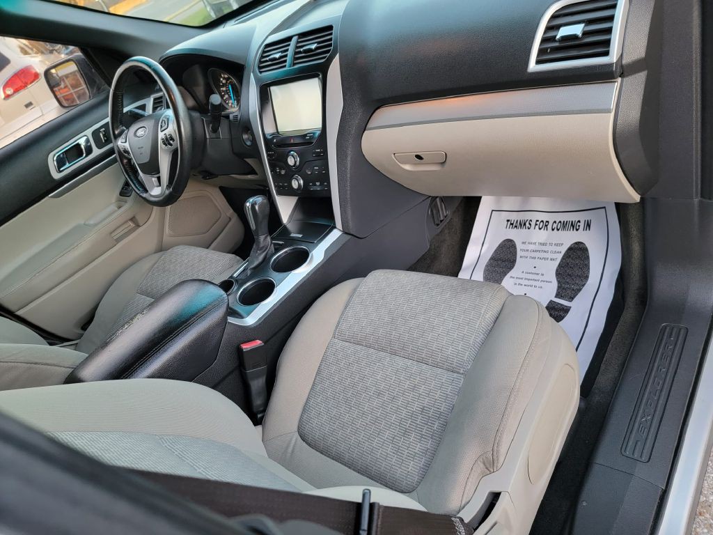 2011 Ford Explorer Image 9