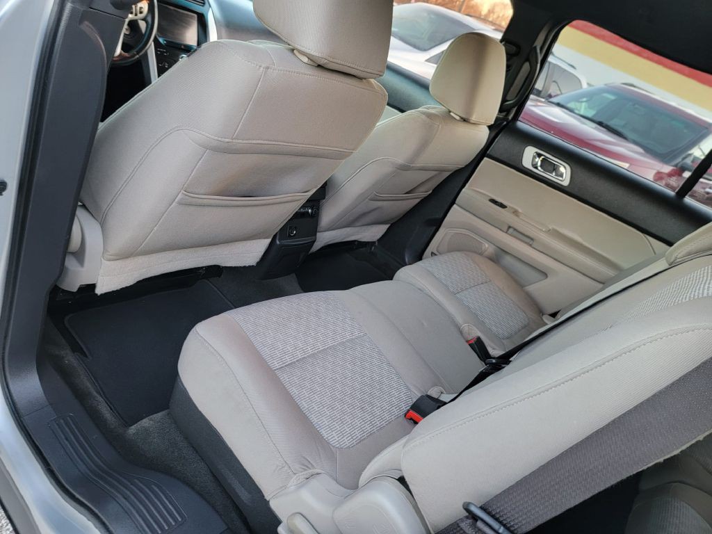 2011 Ford Explorer Image 17