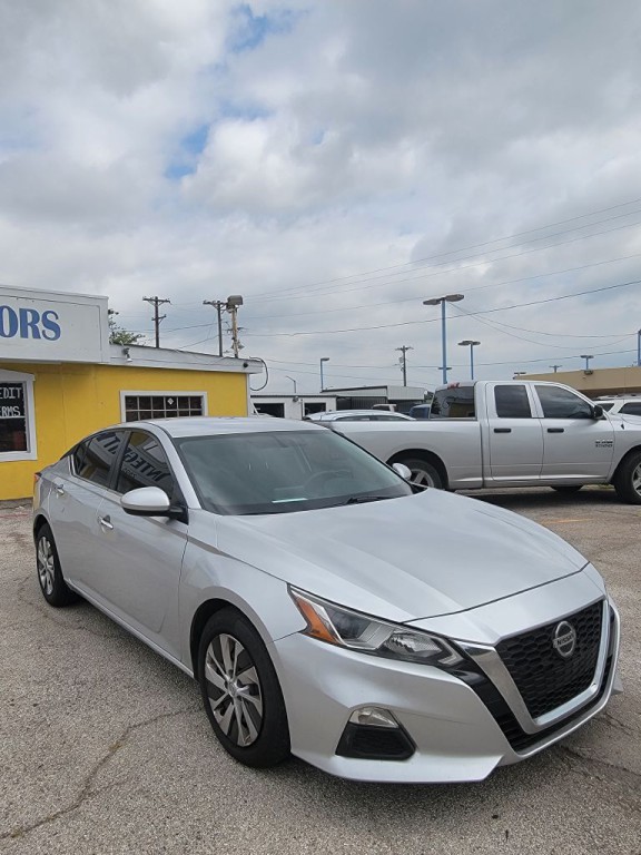 2019 Nissan Altima Image 3