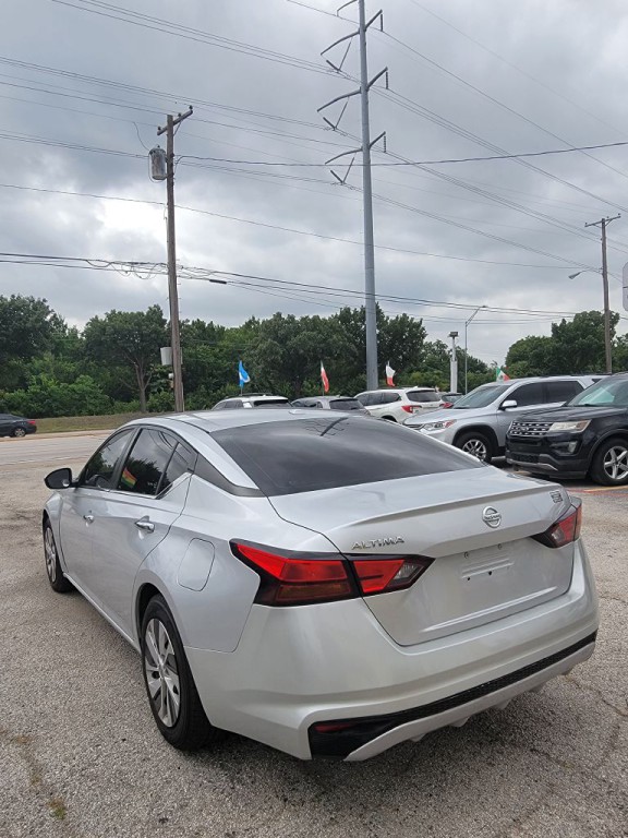 2019 Nissan Altima Image 5
