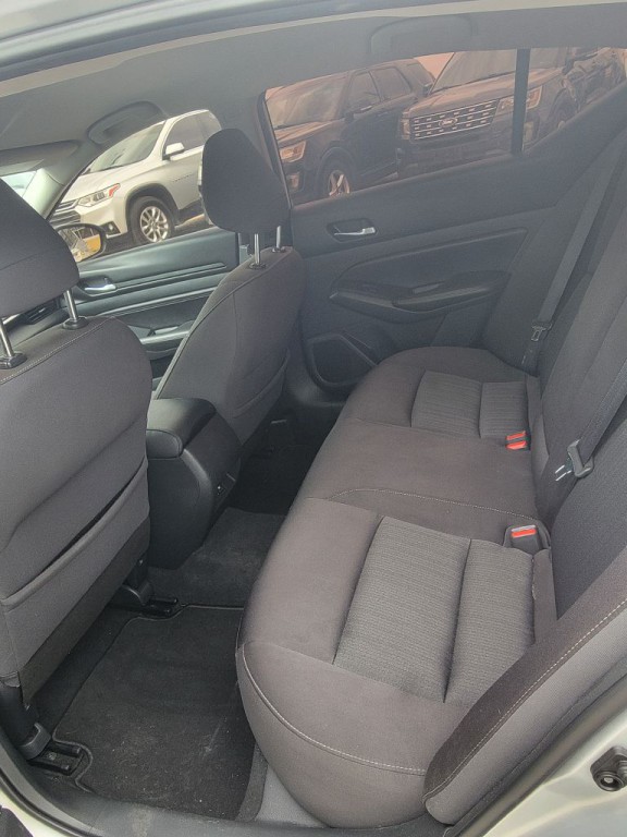 2019 Nissan Altima Image 12