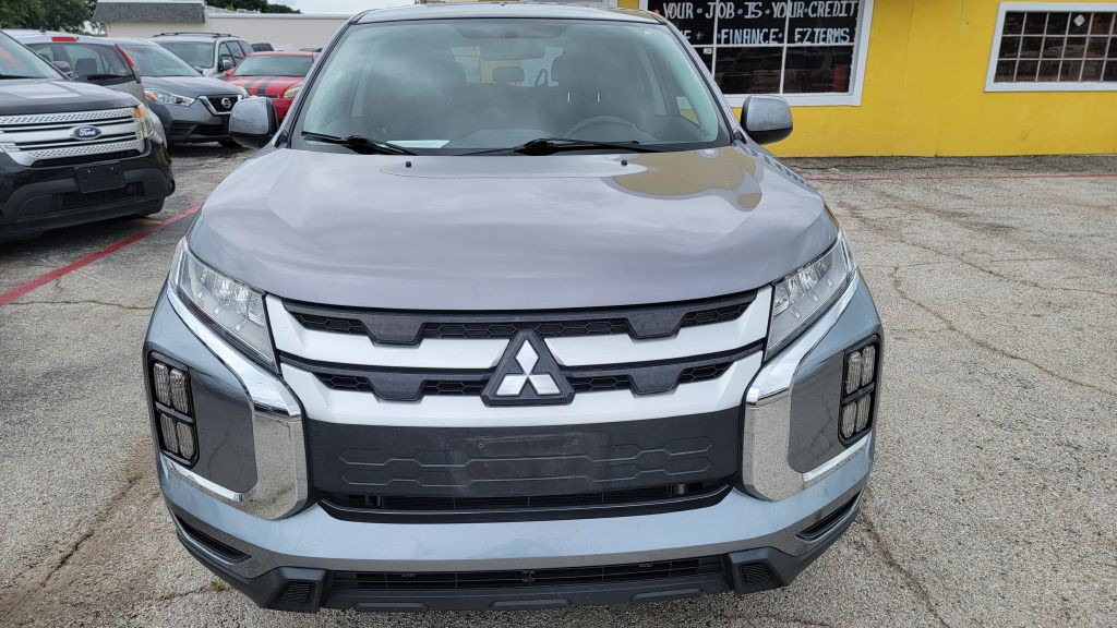 2020 Mitsubishi Outlander Image 1