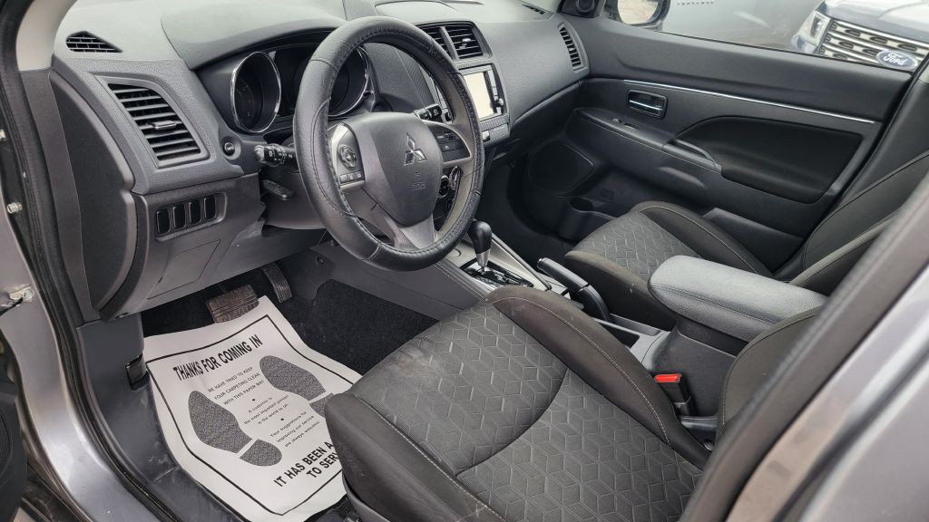 2020 Mitsubishi Outlander Image 8