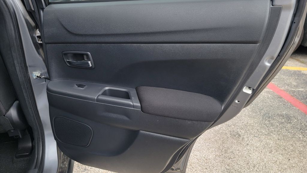 2020 Mitsubishi Outlander Image 15