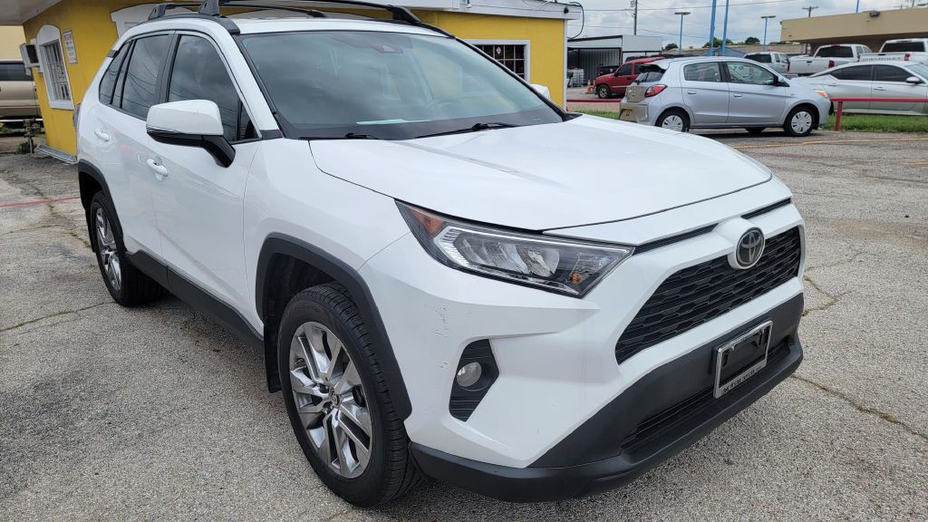 2019 Toyota Rav4 Image 2