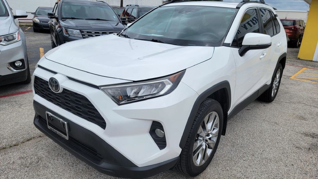 2019 Toyota Rav4 Image 3