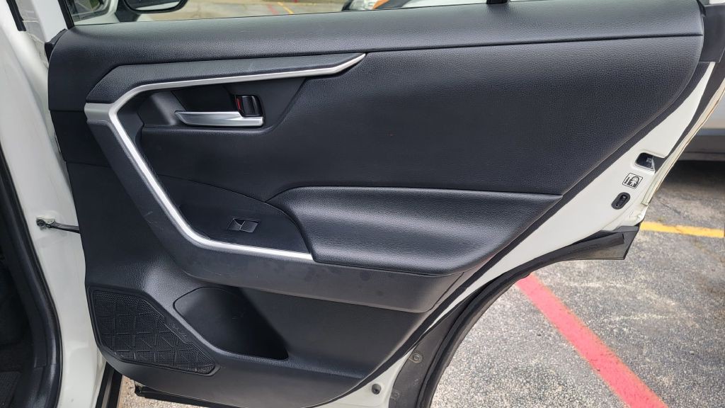 2019 Toyota Rav4 Image 15