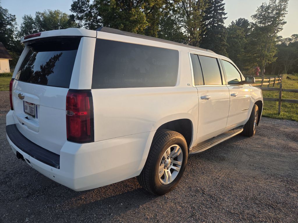 2016 Chevrolet Suburban Image 5