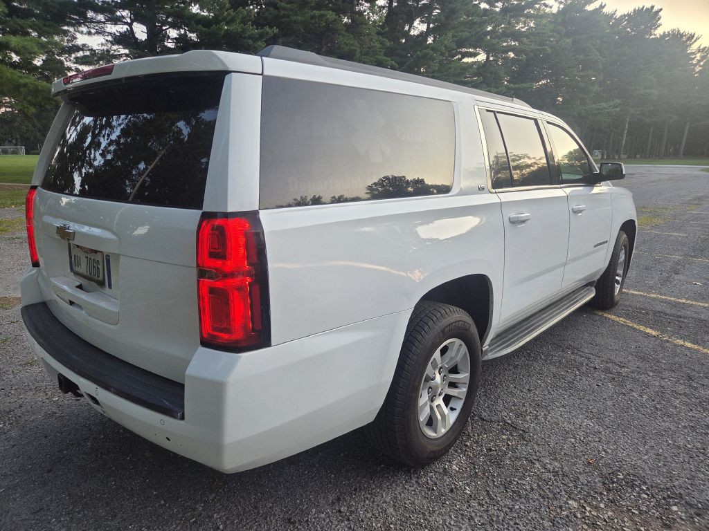 2016 Chevrolet Suburban Image 13