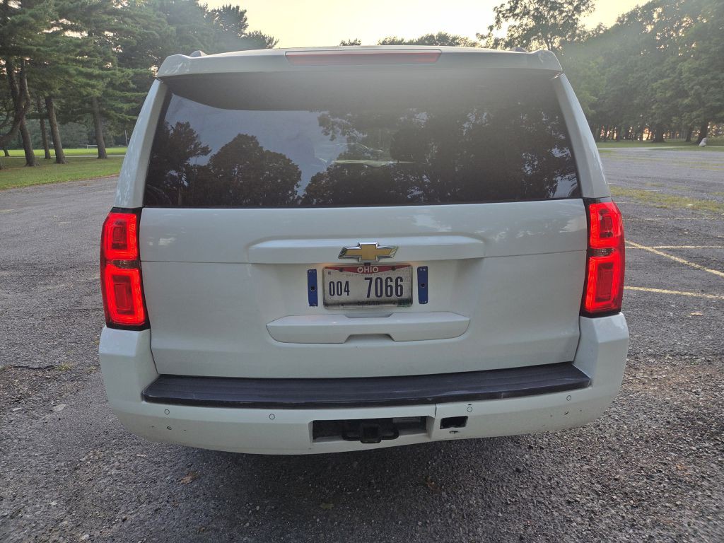 2016 Chevrolet Suburban Image 14
