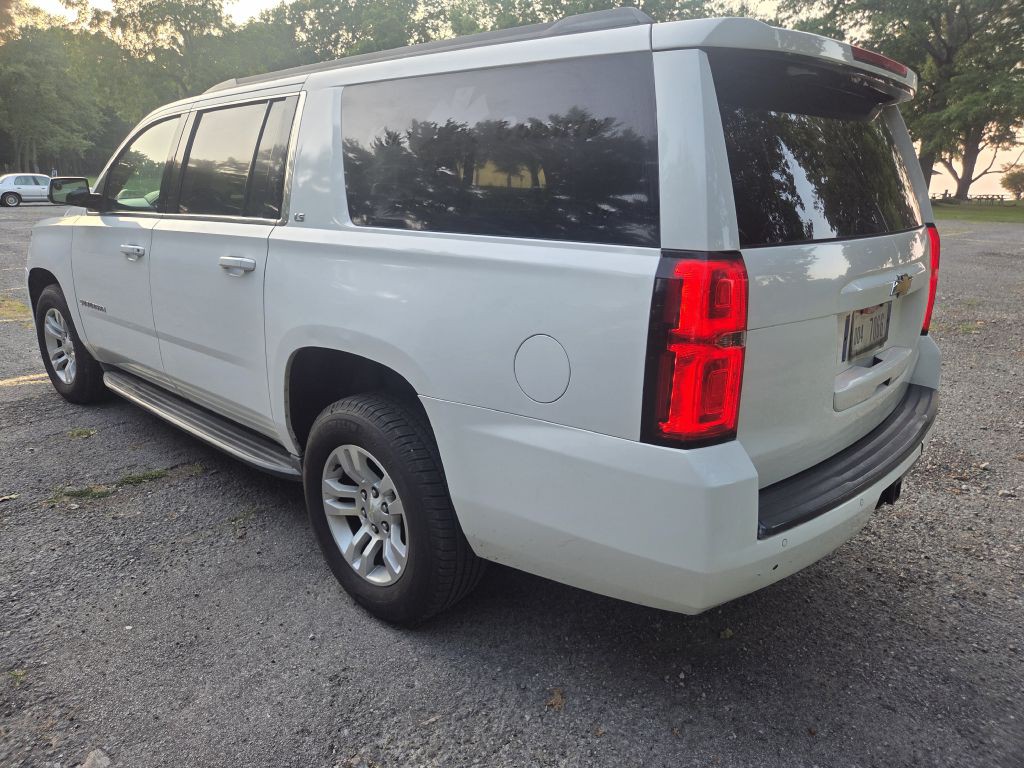 2016 Chevrolet Suburban Image 15