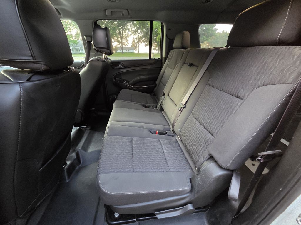 2016 Chevrolet Suburban Image 21