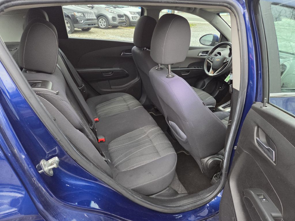 2012 Chevrolet Sonic Image 8