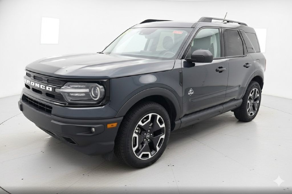 2021 Ford Bronco Image 1
