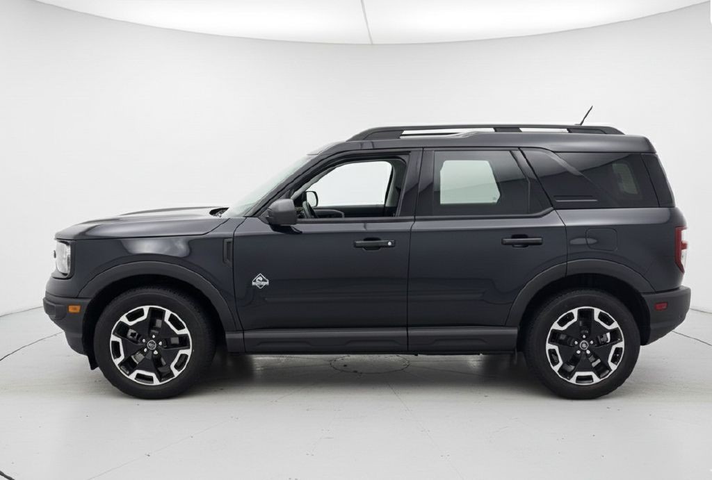 2021 Ford Bronco Image 3