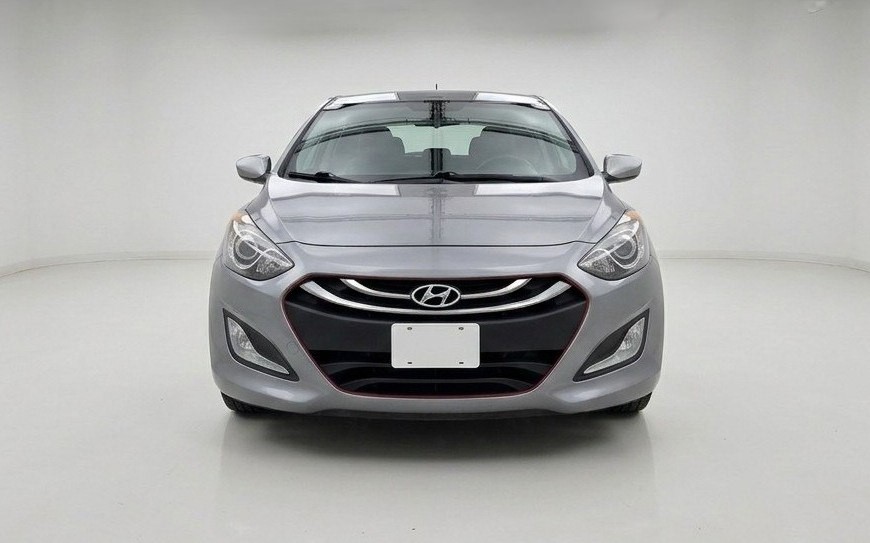 2013 Hyundai Elantra Image 2