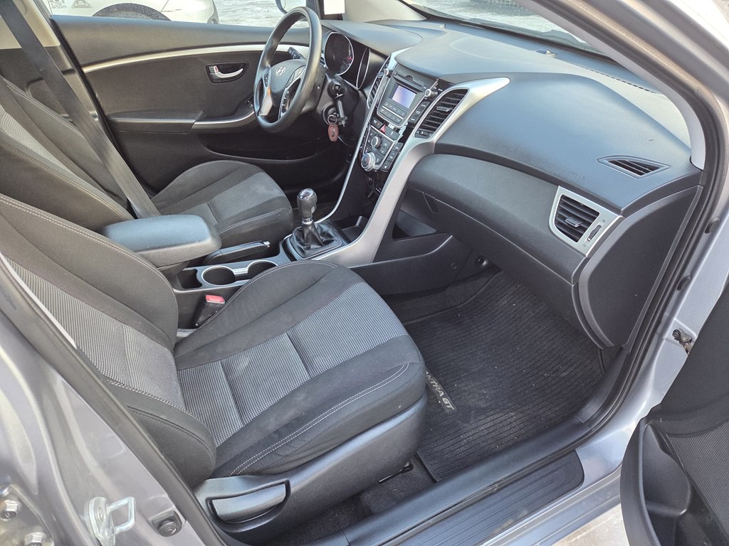 2013 Hyundai Elantra Image 13