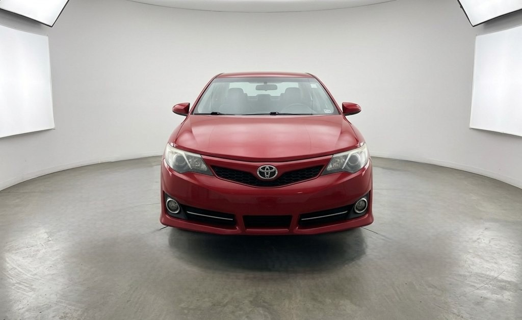 2014 Toyota Camry Image 2