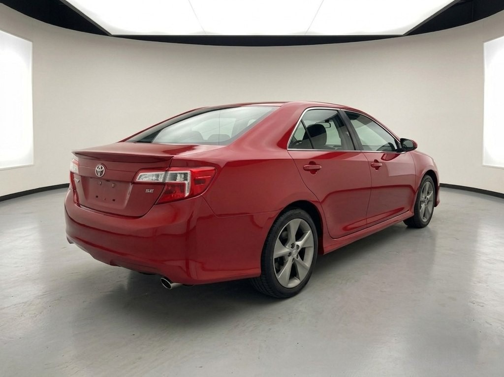 2014 Toyota Camry Image 5