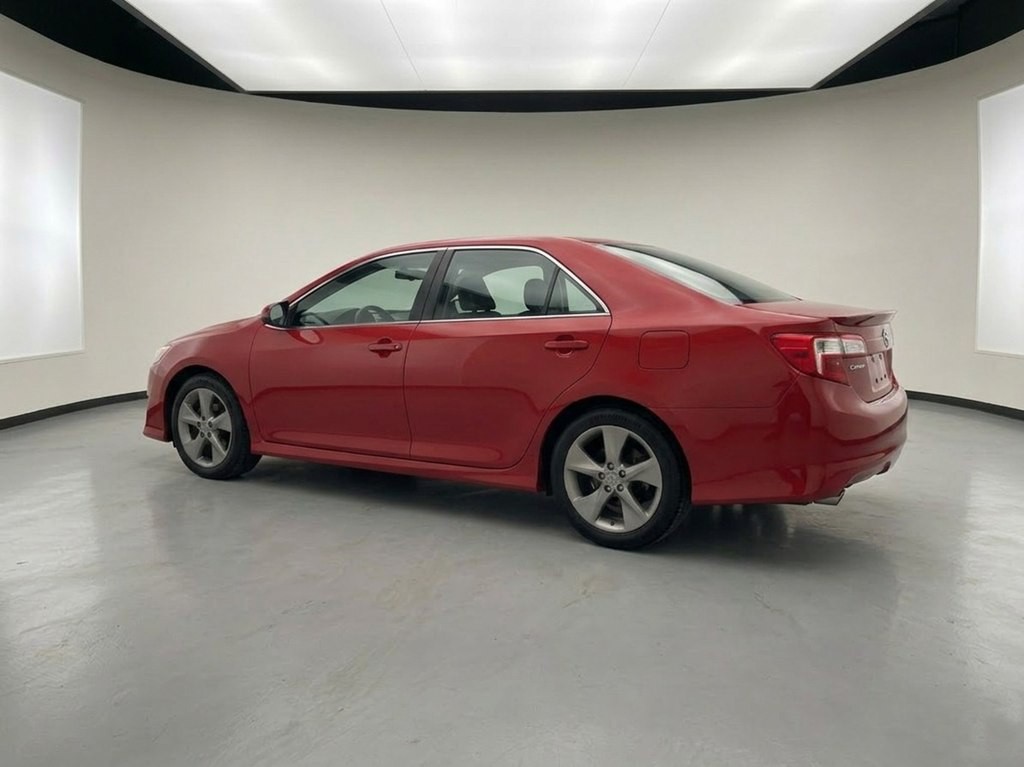 2014 Toyota Camry Image 6