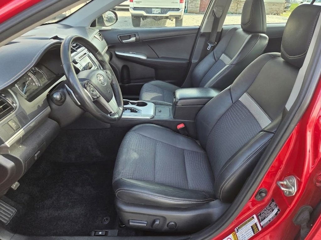 2014 Toyota Camry Image 9
