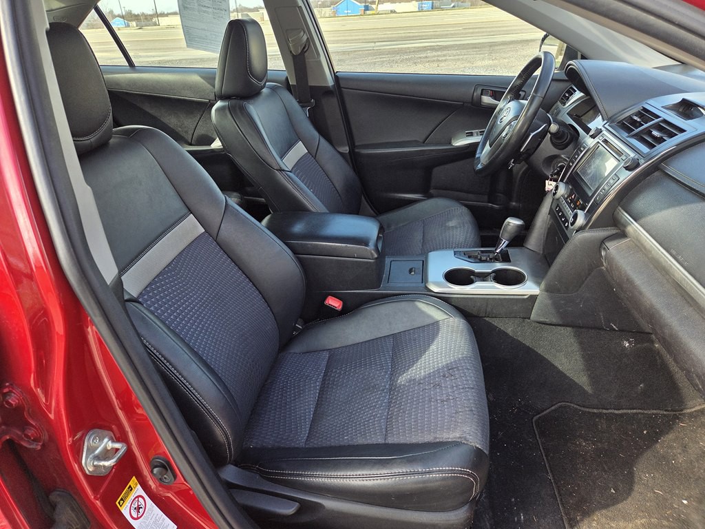 2014 Toyota Camry Image 12