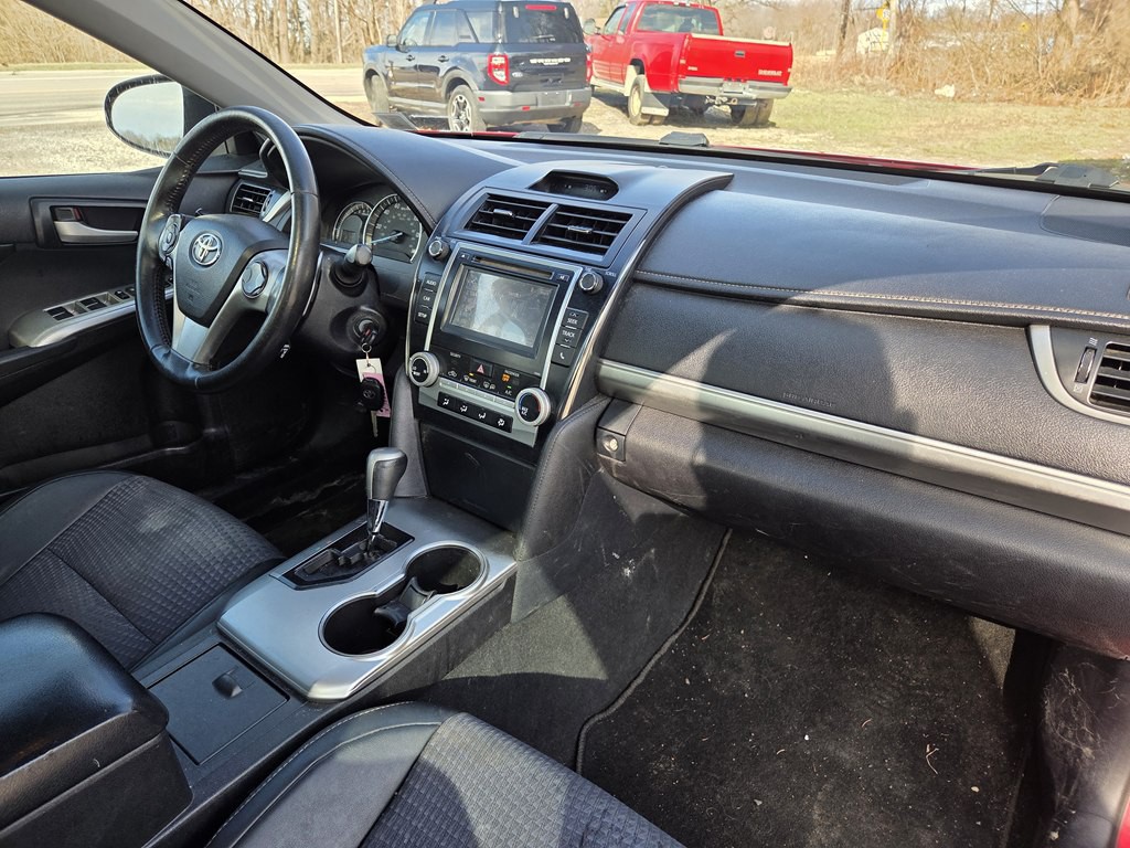 2014 Toyota Camry Image 13