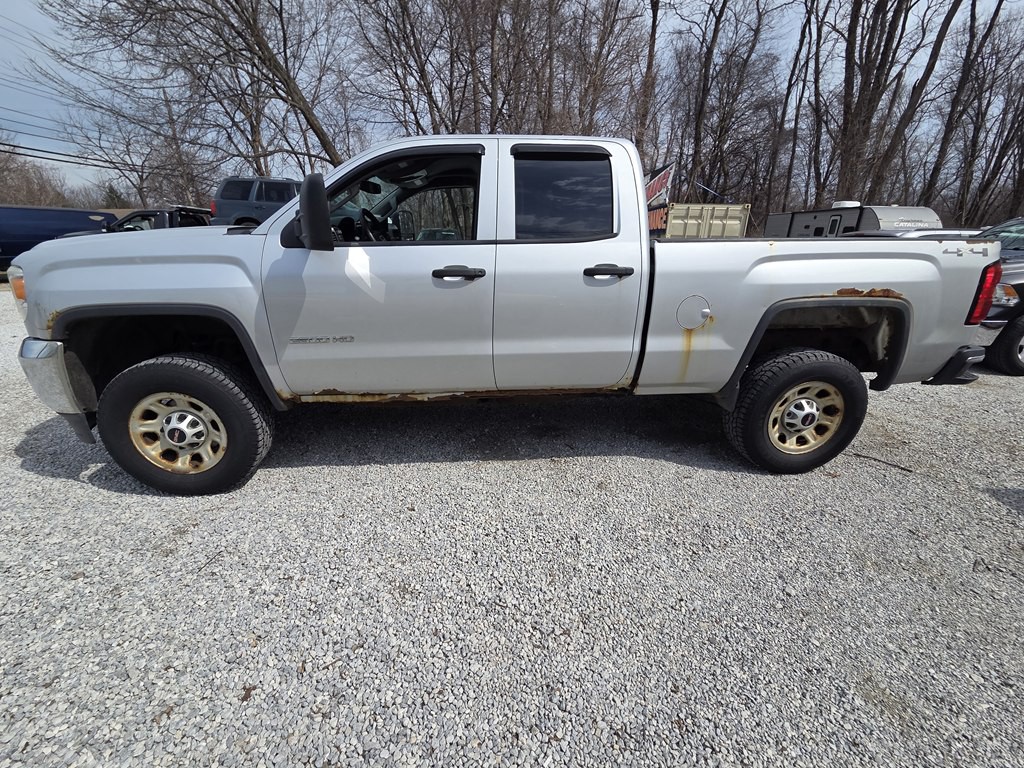 2015 GMC Sierra Image 2