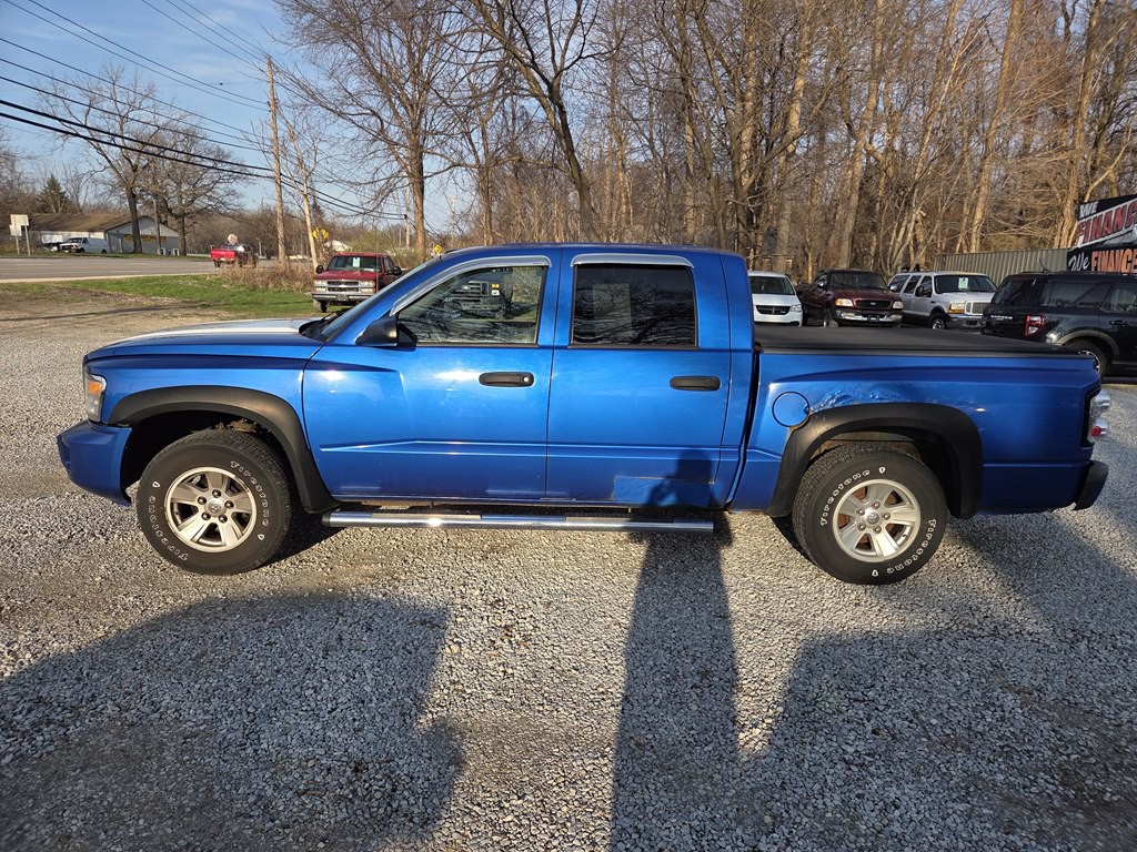 2008 Dodge Dakota Image 2