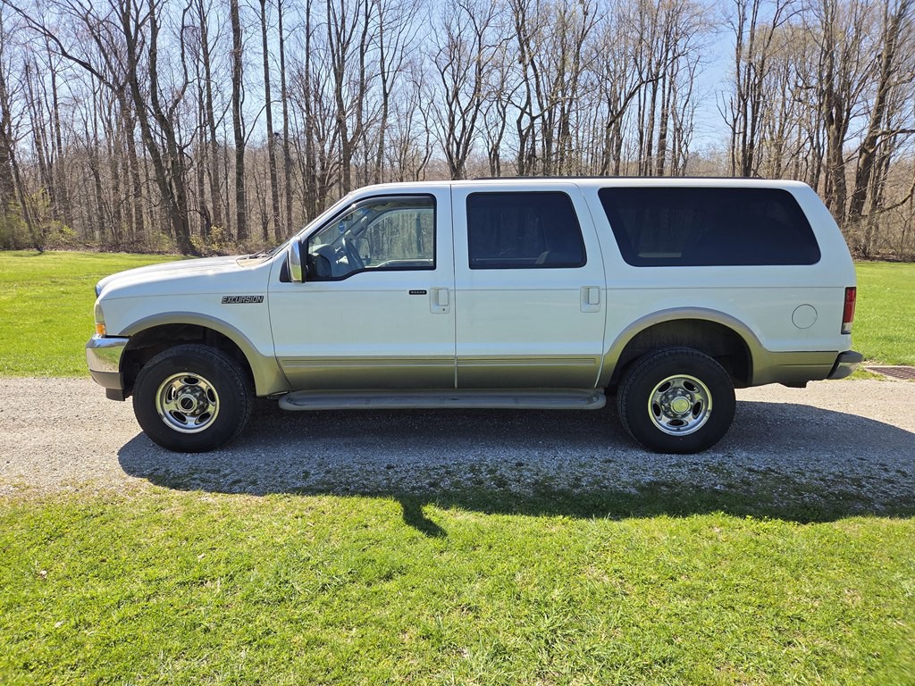 2001 Ford Excursion Image 2