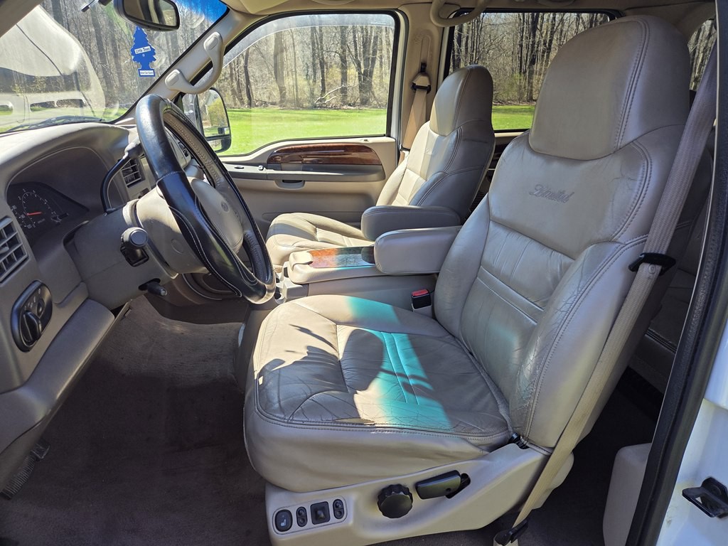 2001 Ford Excursion Image 8