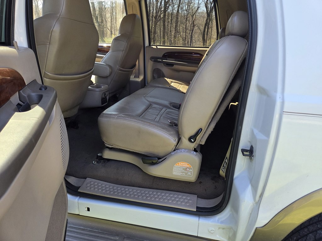 2001 Ford Excursion Image 9