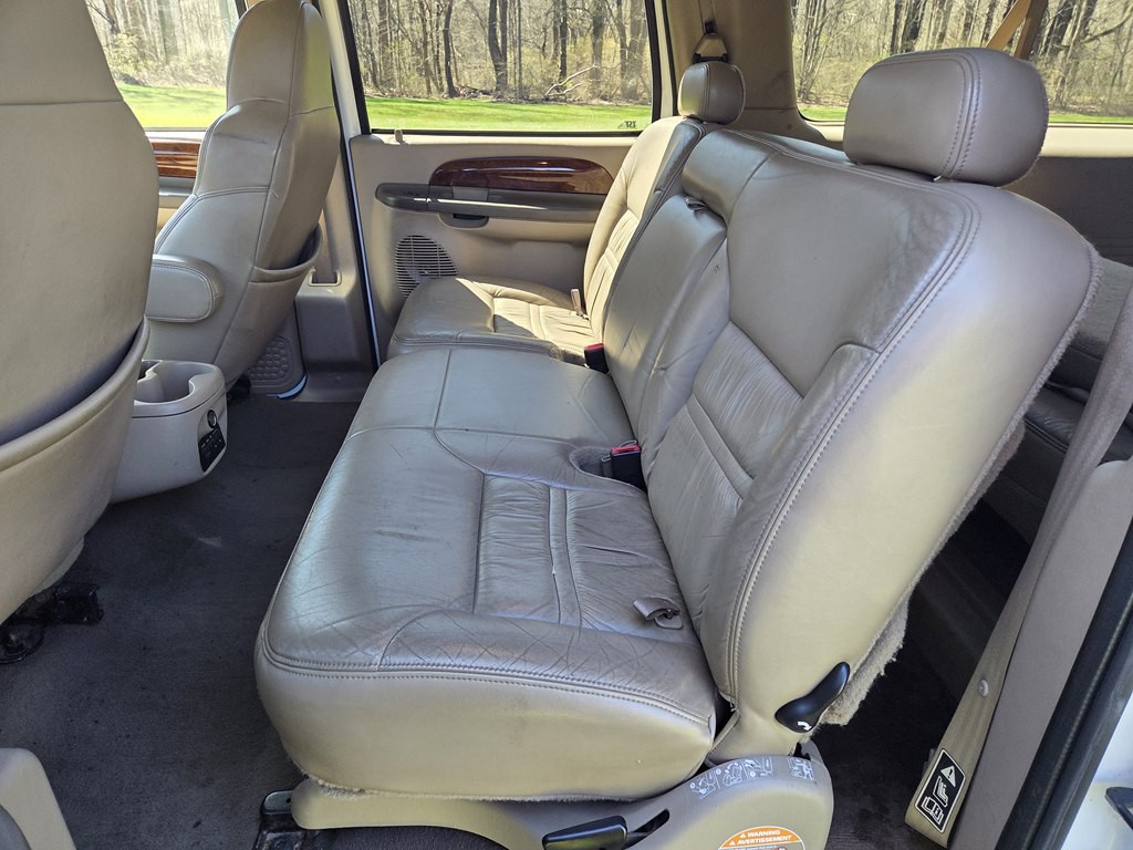 2001 Ford Excursion Image 10