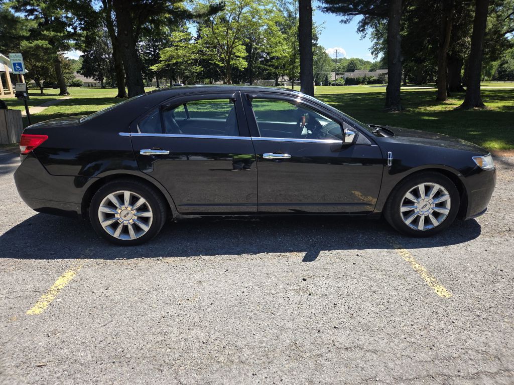2011 Lincoln MKZ Image 4