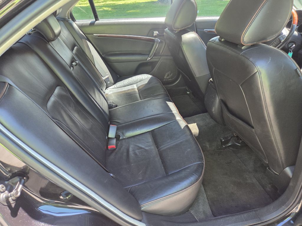 2011 Lincoln MKZ Image 11