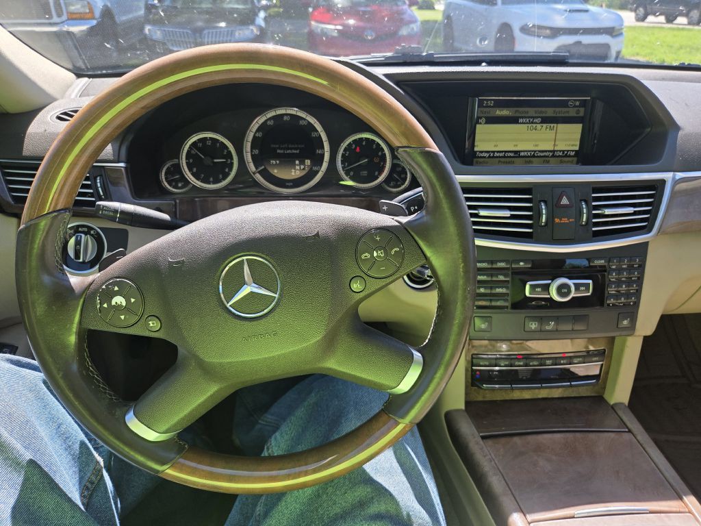2011 Mercedes-Benz E-Class Image 7